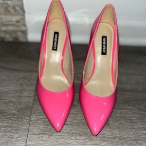 Nine West Woman’s Pink Pumps